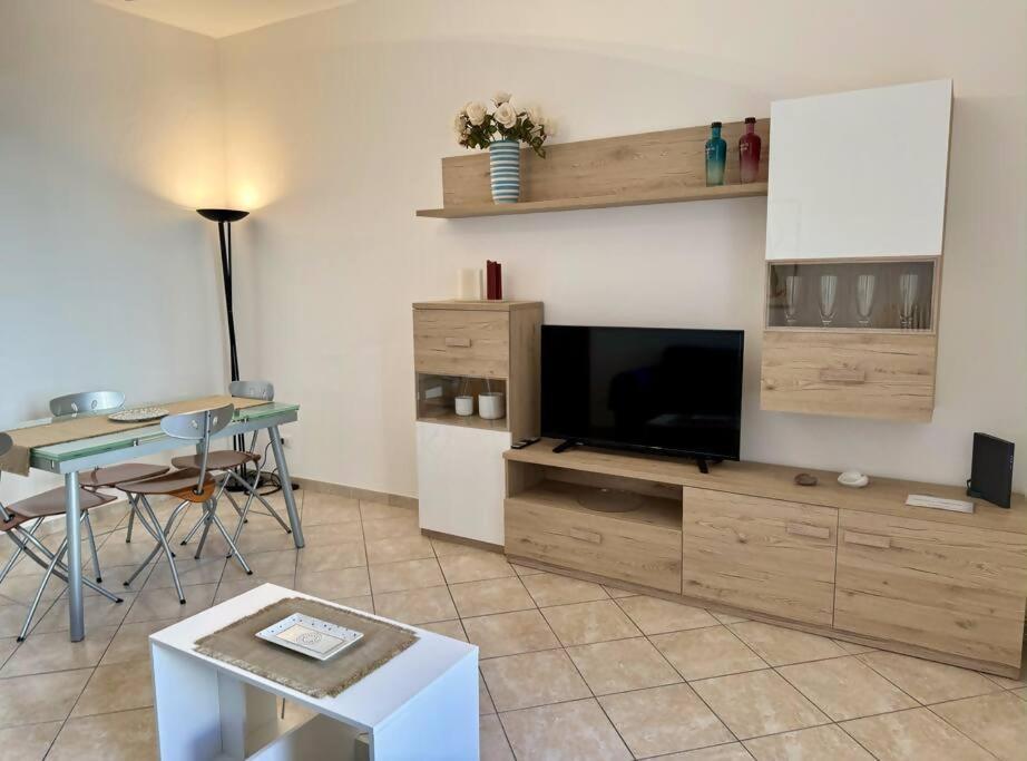 Apartamento Ilaria House Como Exterior foto